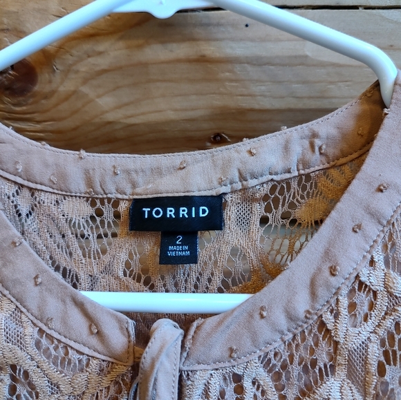Torrid size 2 blouse - Picture 2 of 4